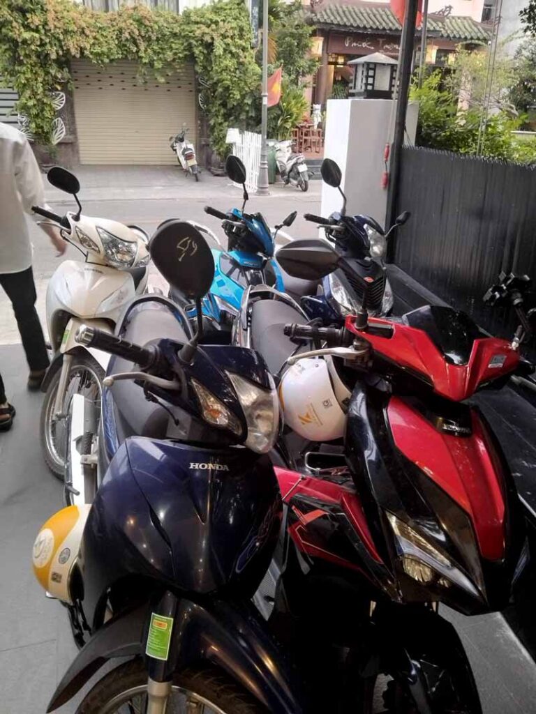 thuê xe máy Huế